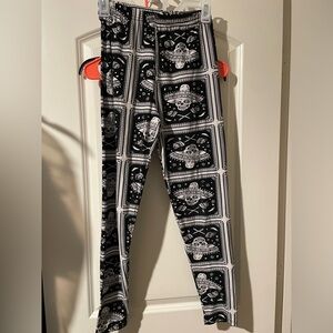 Sombrero skull Leggings ONE SIZE
Signs of wear on behind